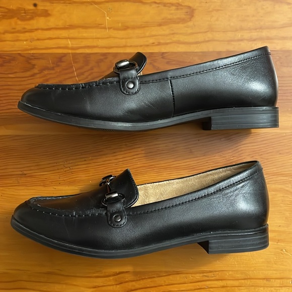 Naturalizer Loafers - Picture 5 of 6